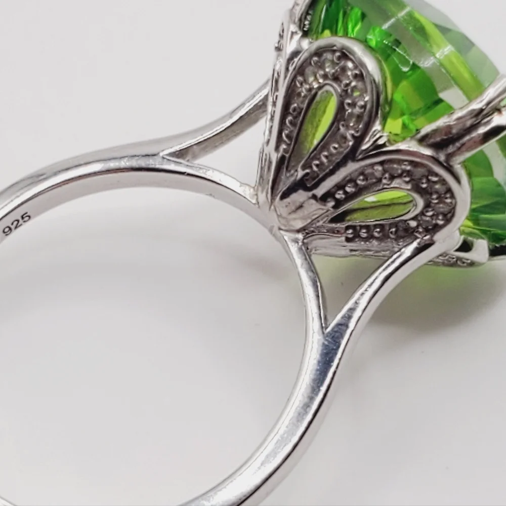 Concave Cut Chartreuse Quartz & White Zircon Platinum | 925 Sterling Silver Ring
